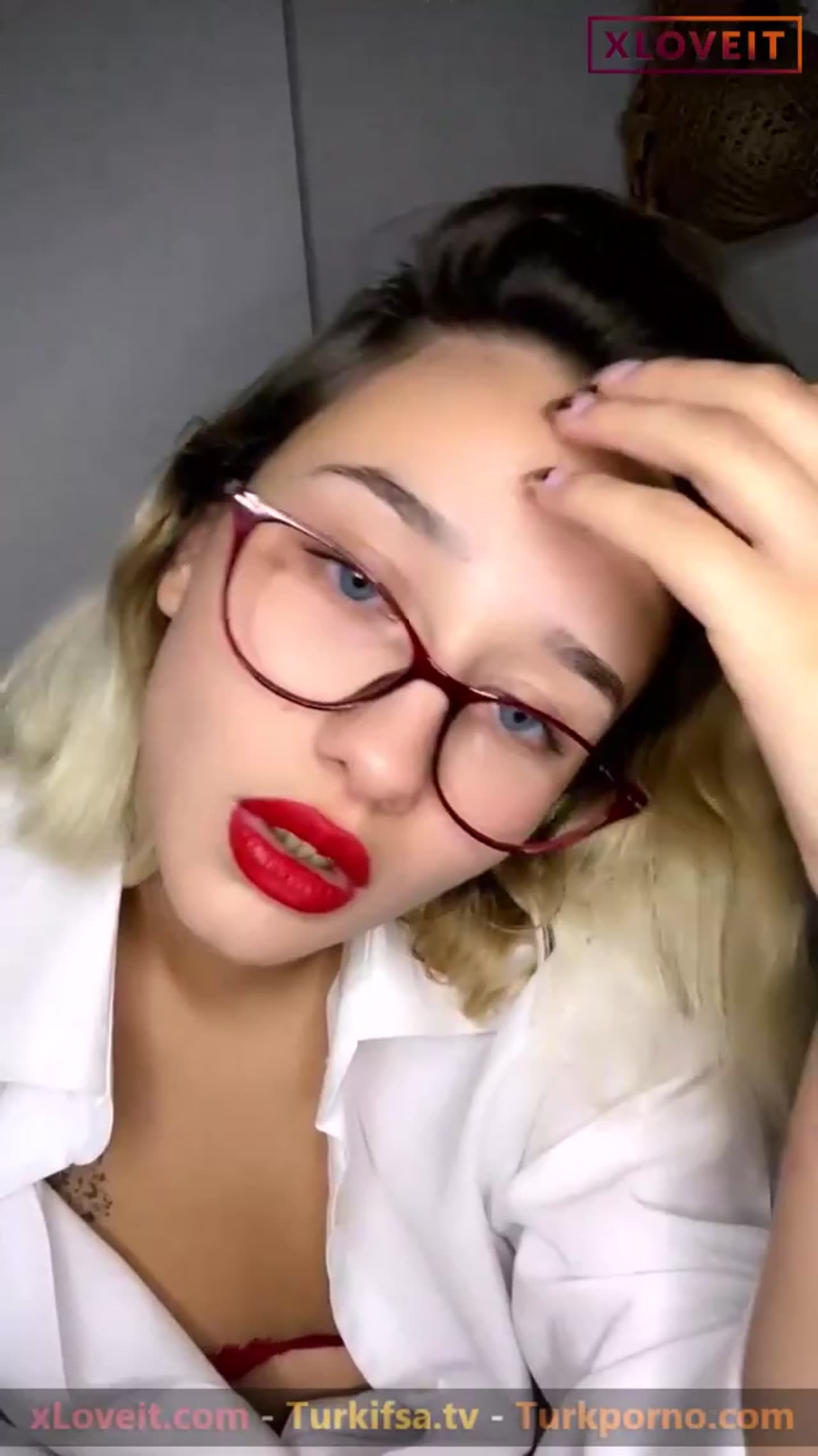 Naz Elbir yayın küçük memeli Türk İfşa — Türk İfşa