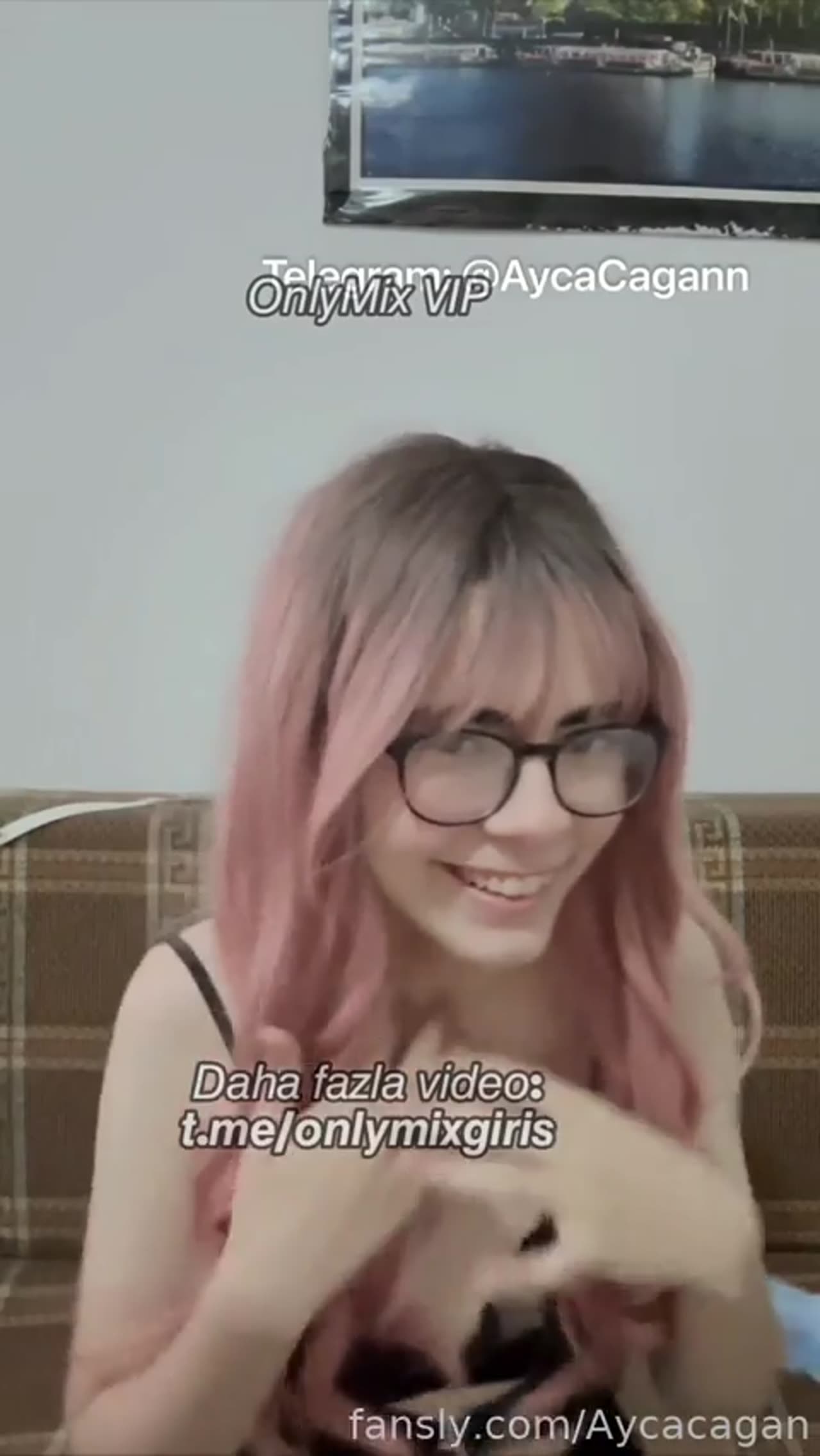 Kaçırılan kız ayça çağan zeynep çağış koltukta amına dildo soktu